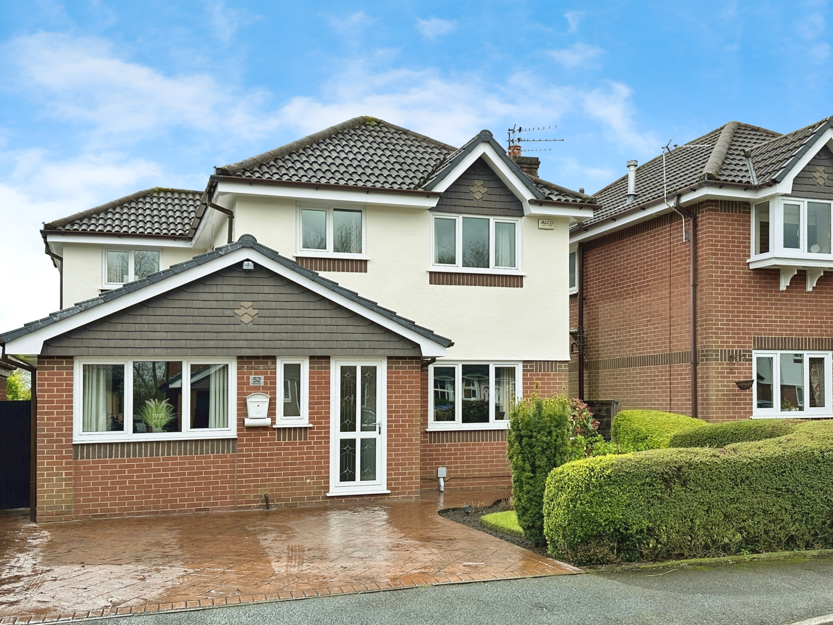4 bedroom House For Sale