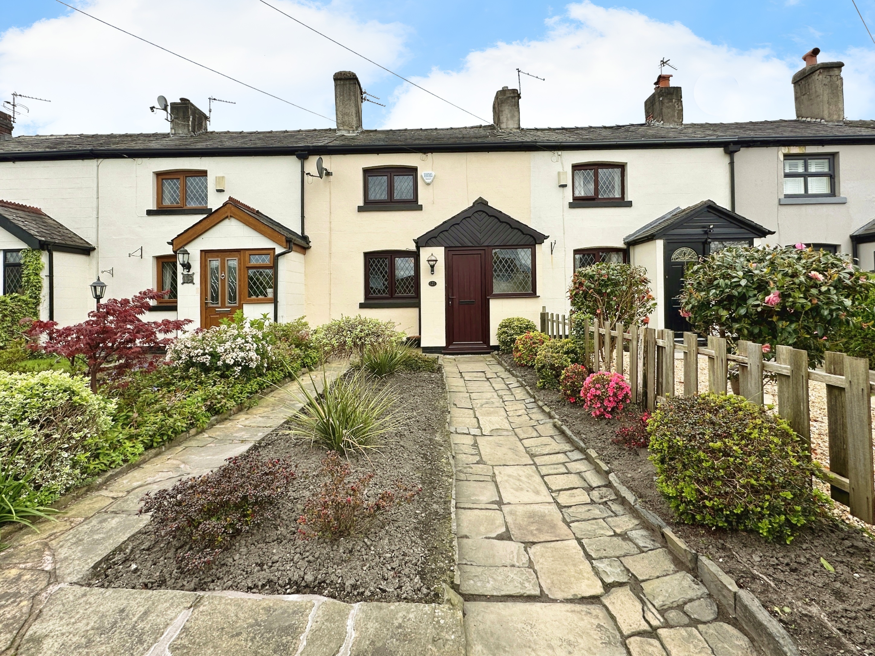 2 bedroom Cottage SSTC