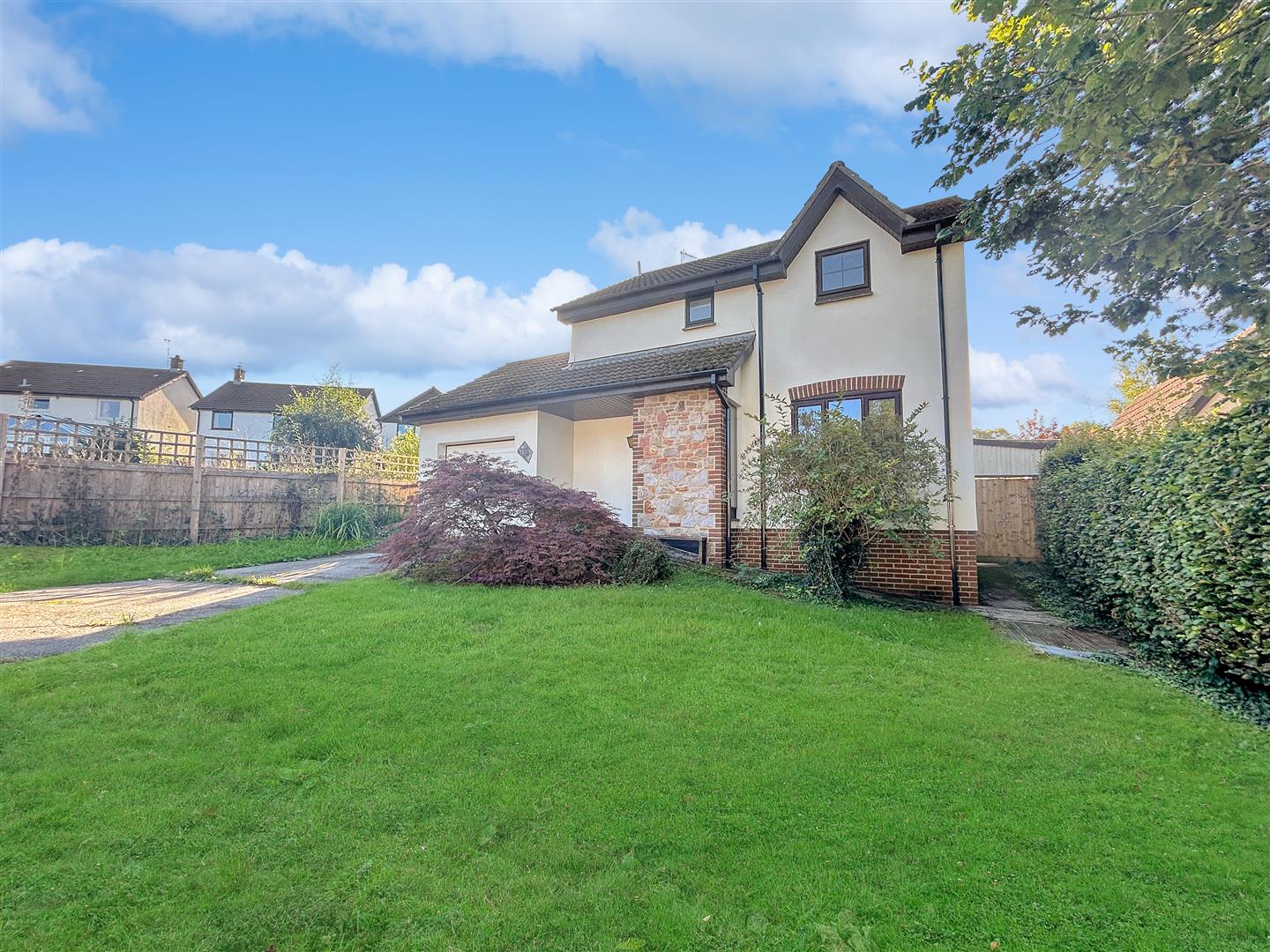 3 bedroom Detached house SSTC