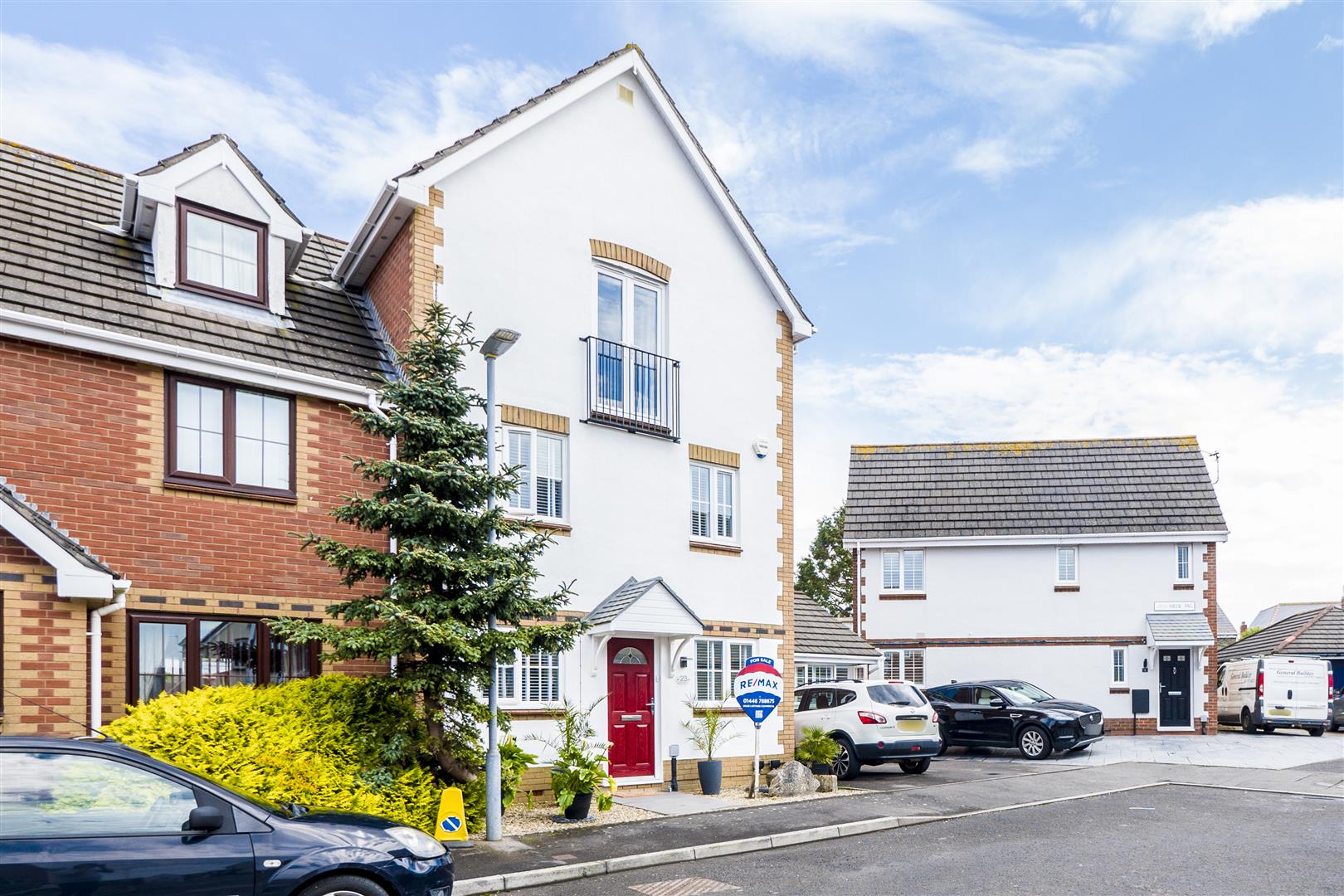 4 bedroom Townhouse For Sale