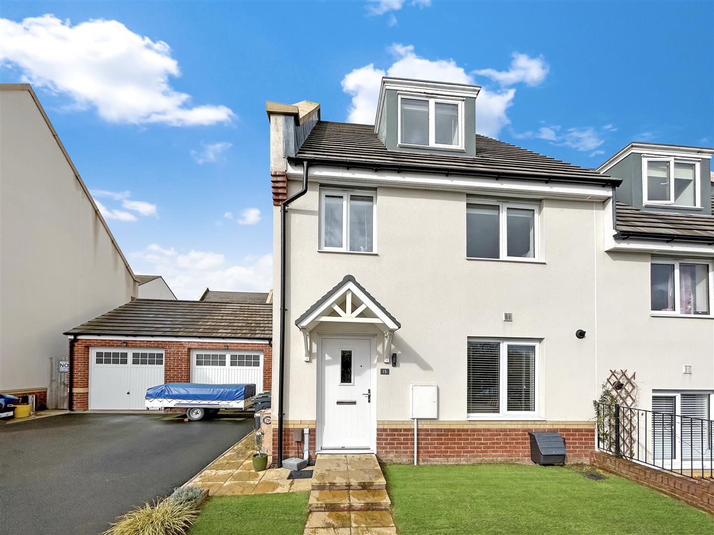 4 bedroom Semi-Detached House For Sale