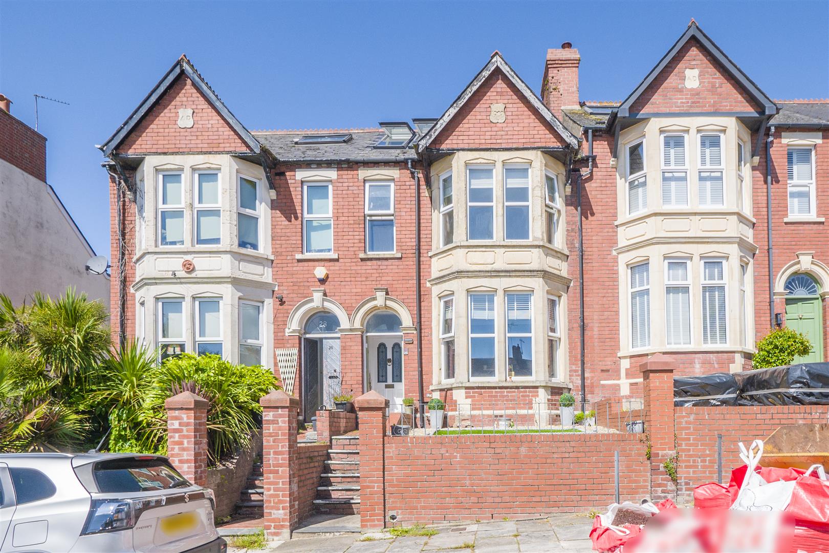 5 bedroom Terraced House For Sale