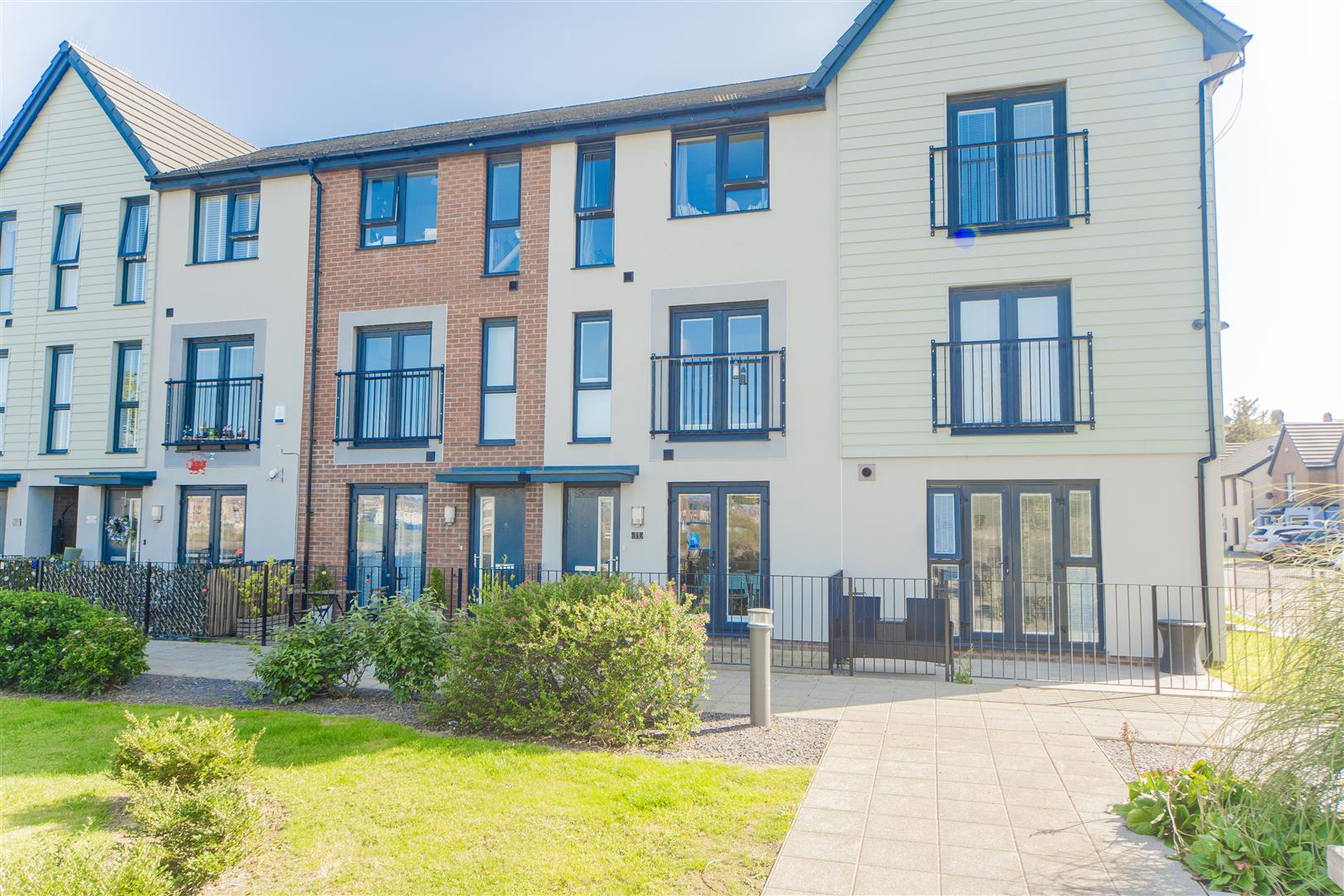 4 bedroom Terraced House For Sale