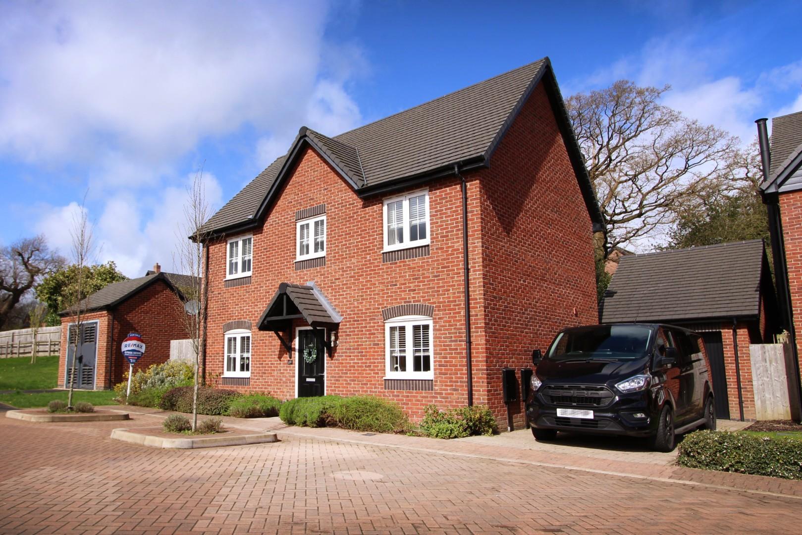 3 bedroom Detached House For Sale
