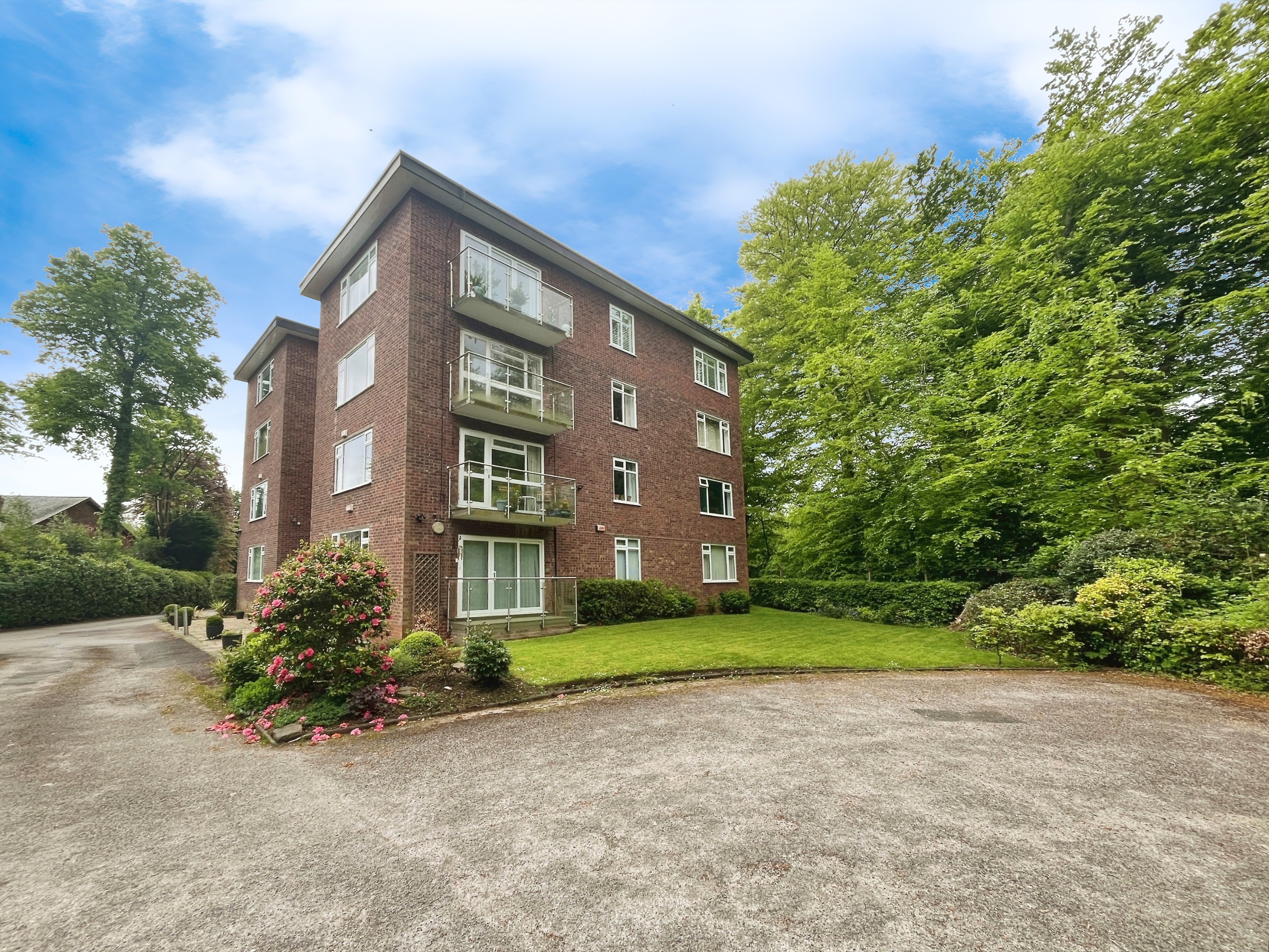 3 bedroom Flat SSTC