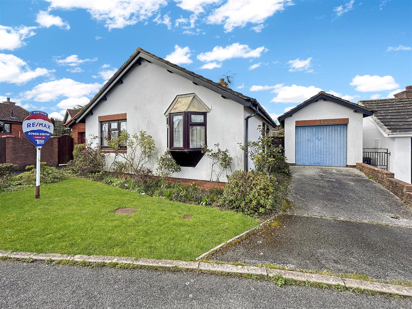 2 bedroom Detached House For Sale