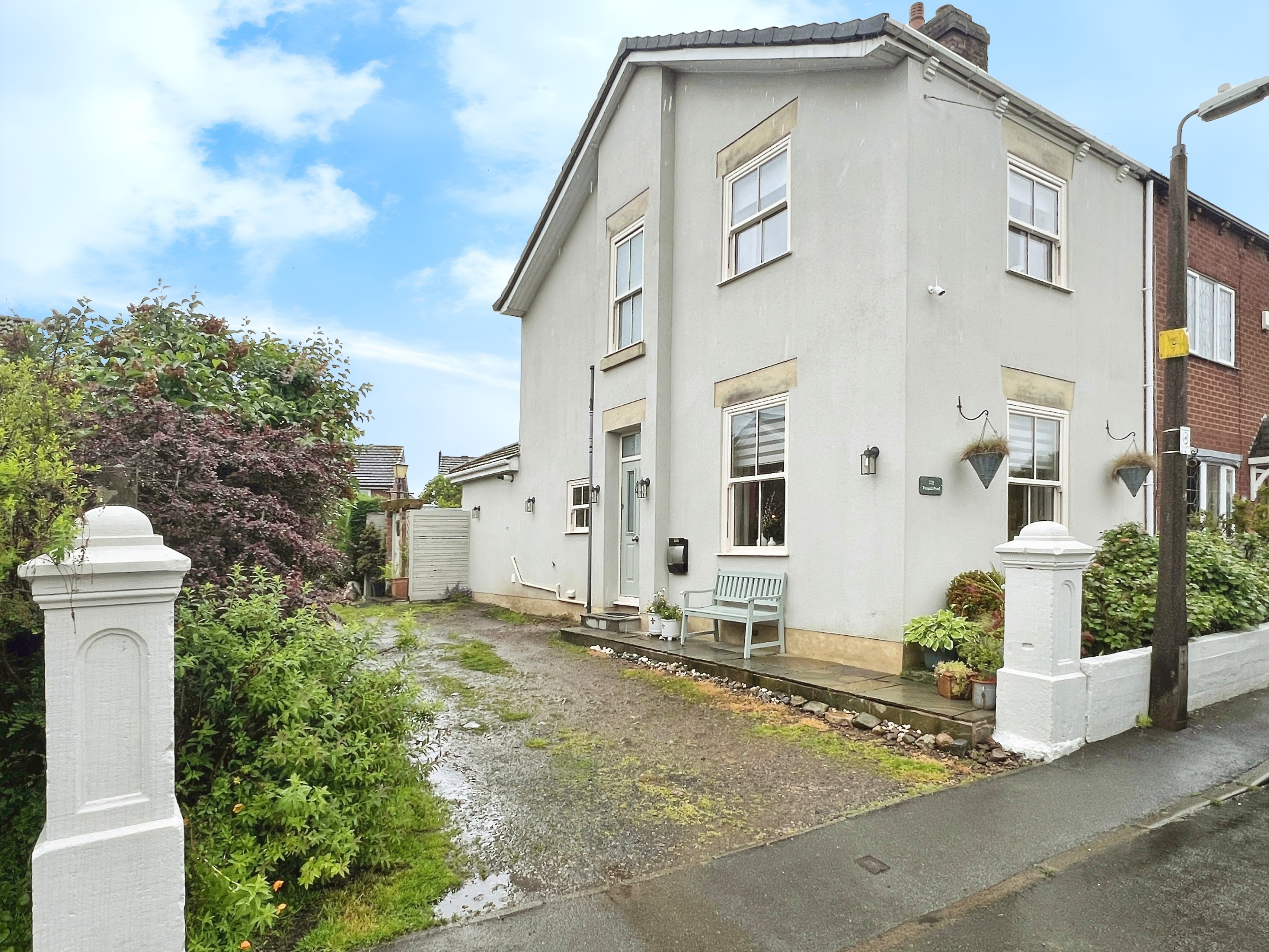 2 bedroom Cottage SSTC