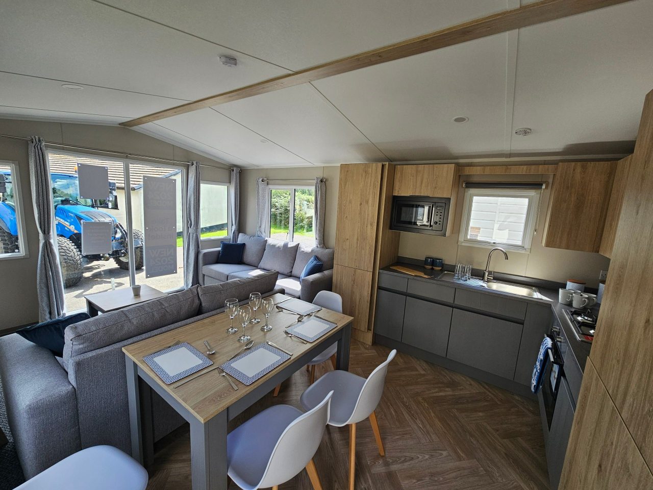 2 bedroom Static Home For Sale