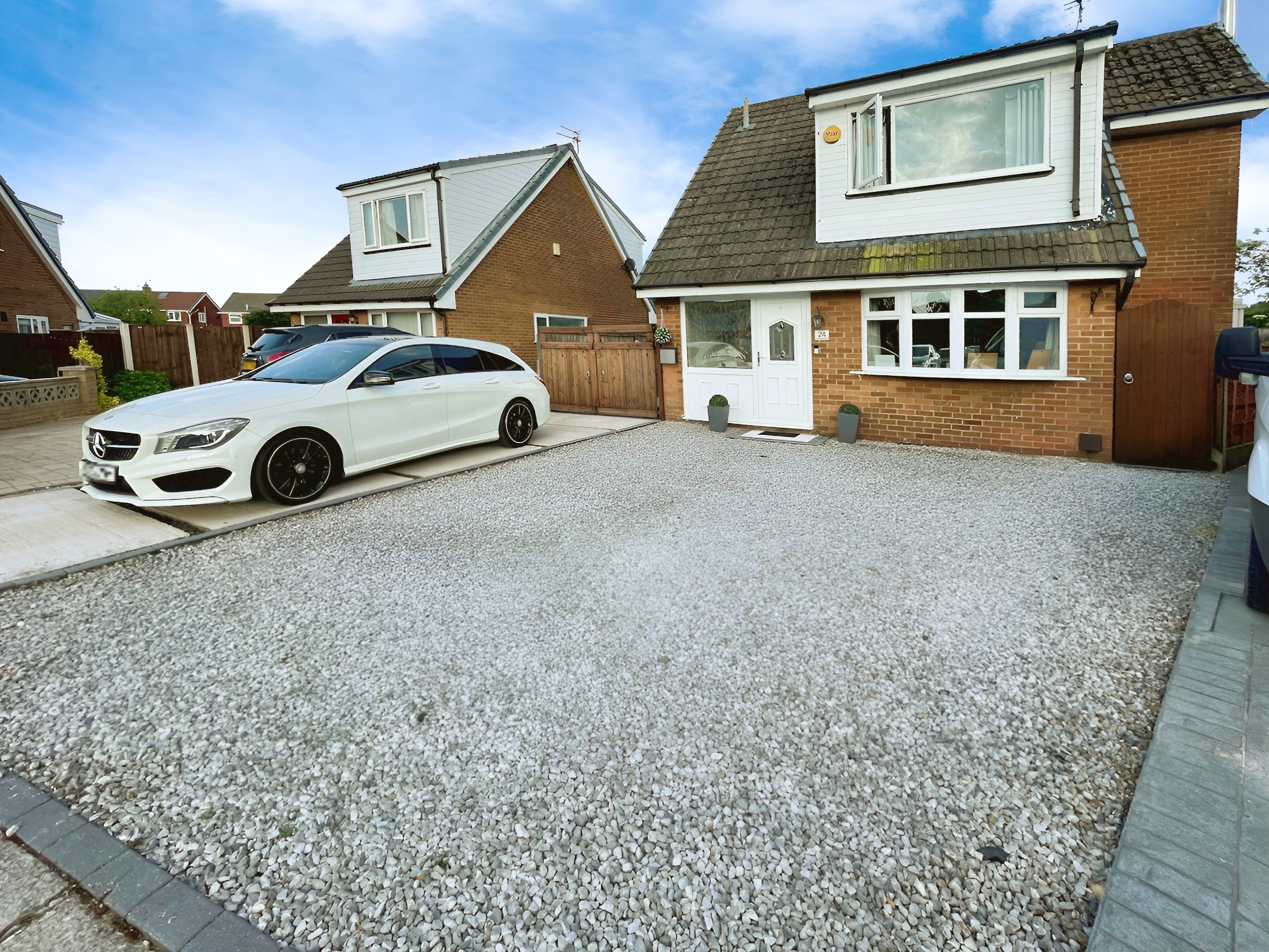 4 bedroom House (unspecified) For Sale