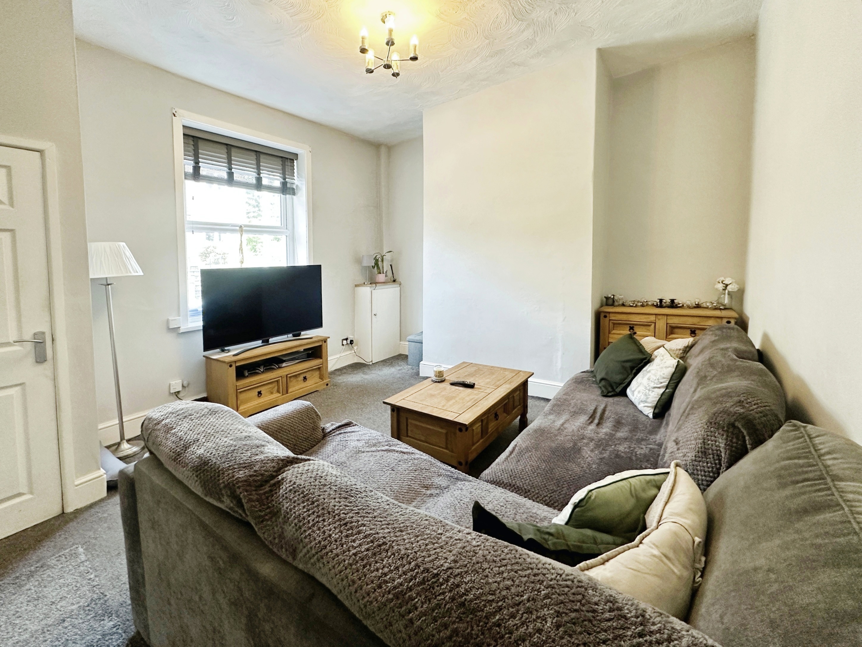 2 bedroom House (unspecified) For Sale