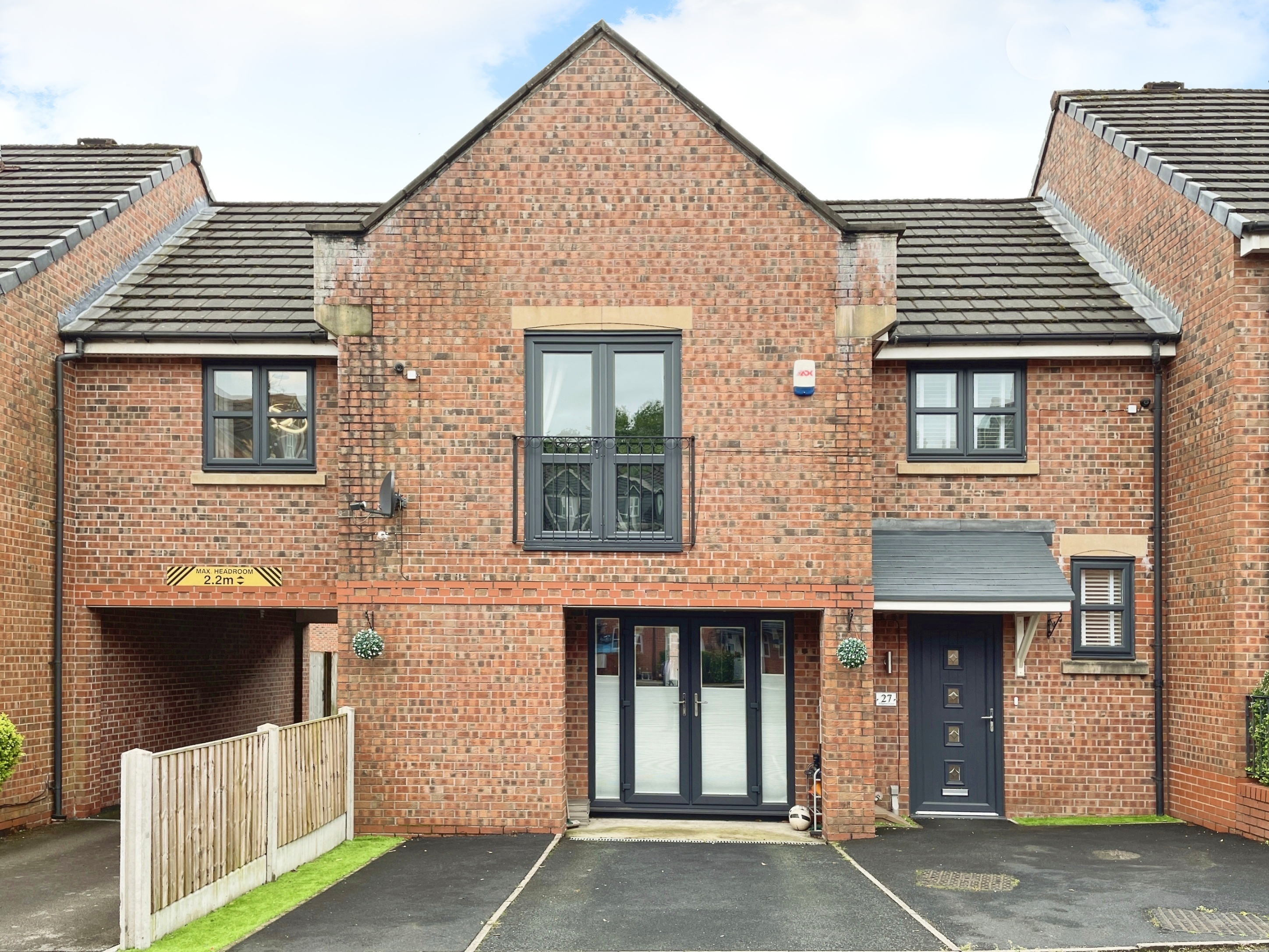4 bedroom House (unspecified) For Sale
