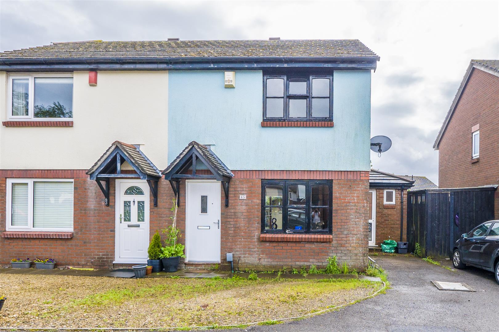 4 bedroom Semi-detached house SSTC