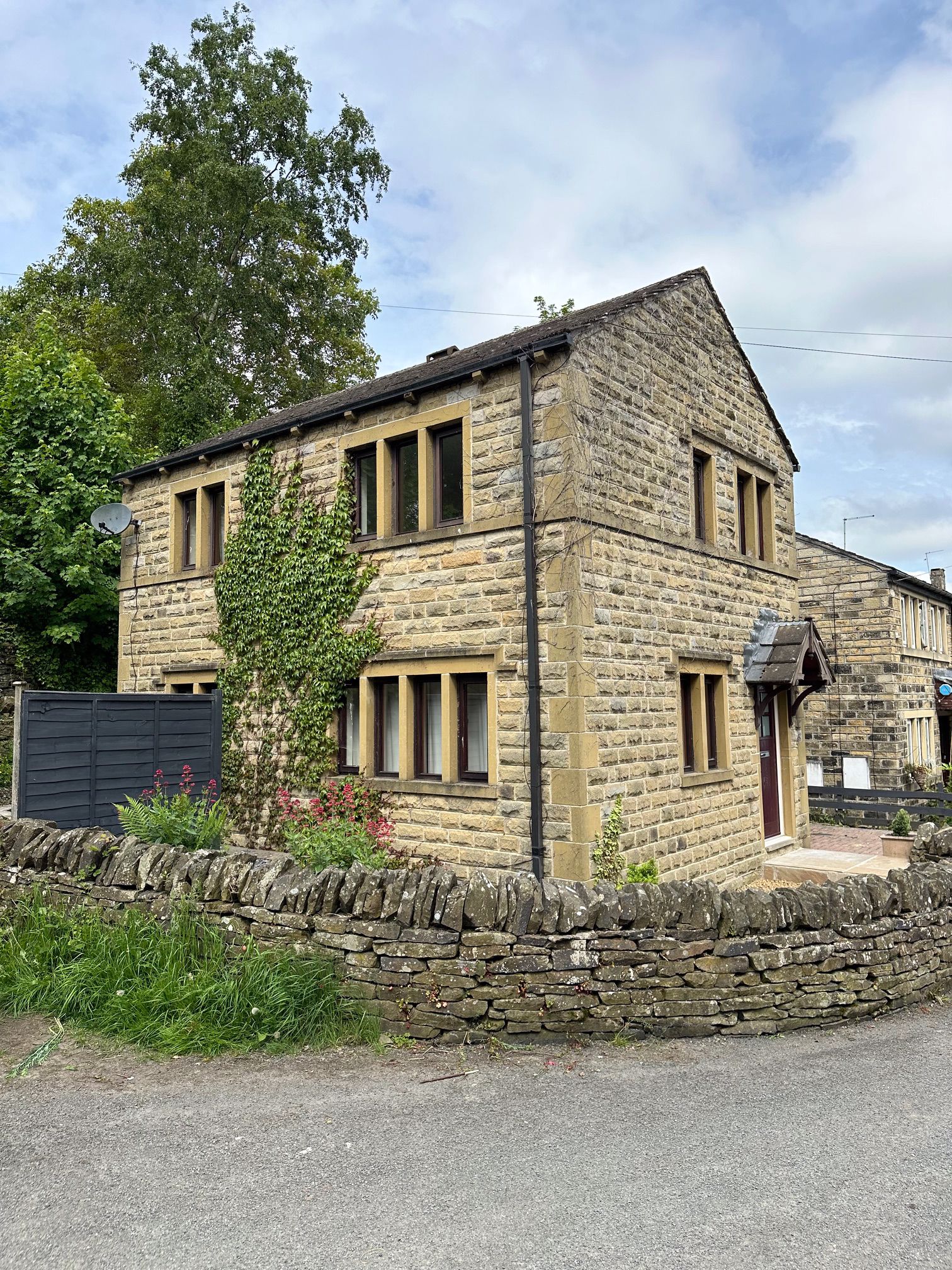 3 bedroom Cottage SSTC