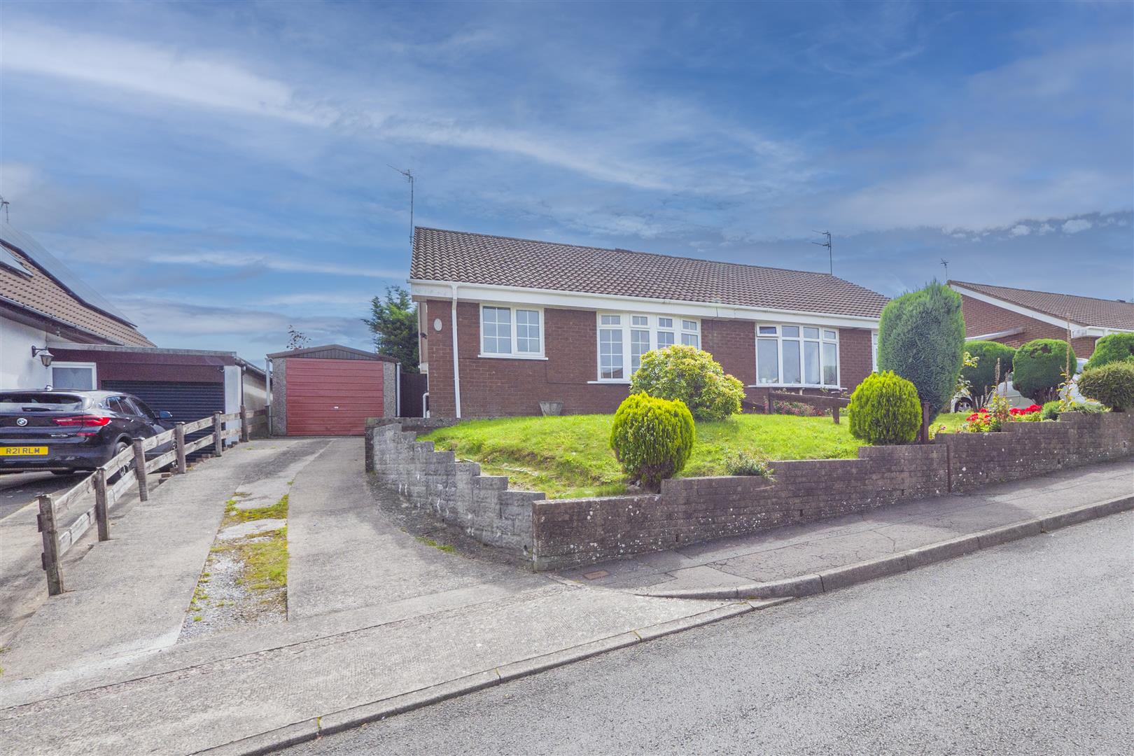2 bedroom Semi-Detached House For Sale