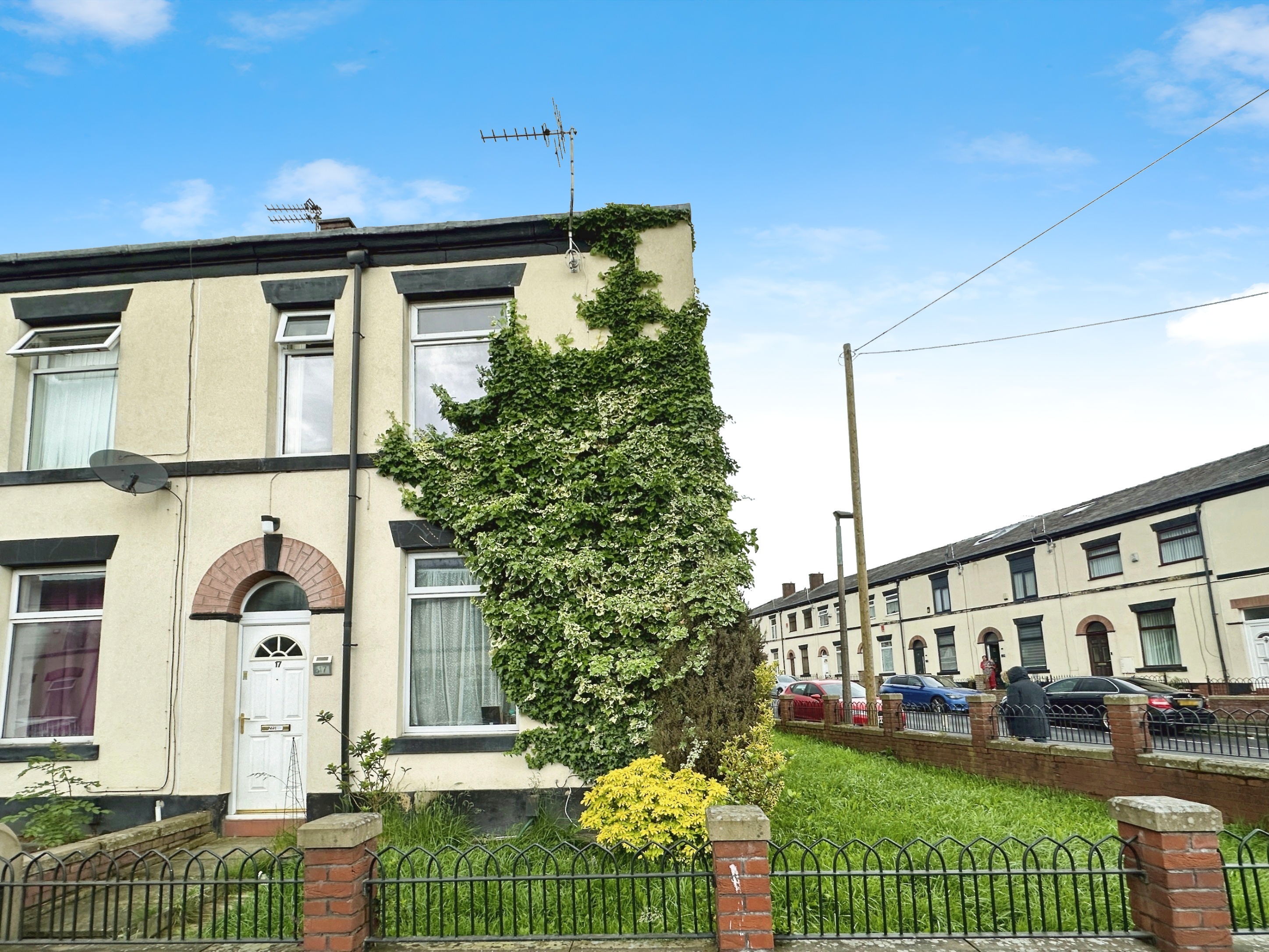 3 bedroom House For Sale