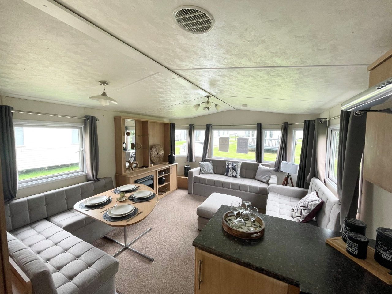 2 bedroom Static Home For Sale