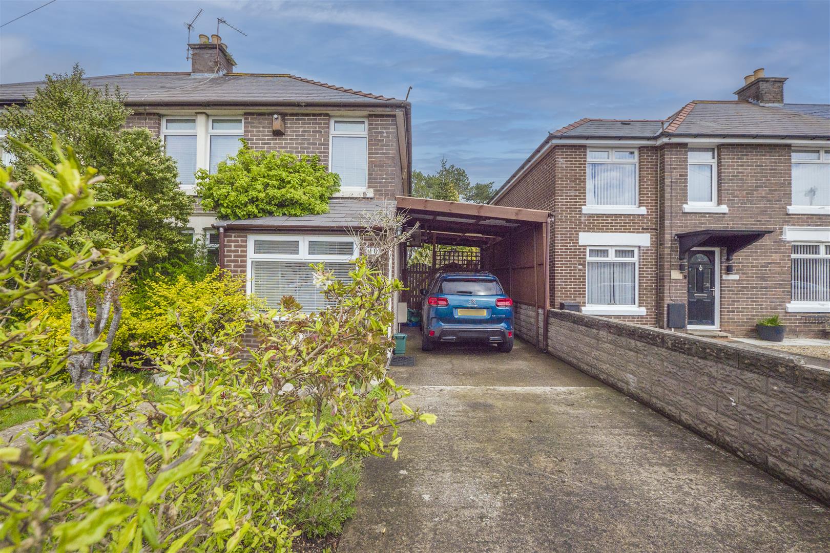 2 bedroom Semi-Detached House For Sale