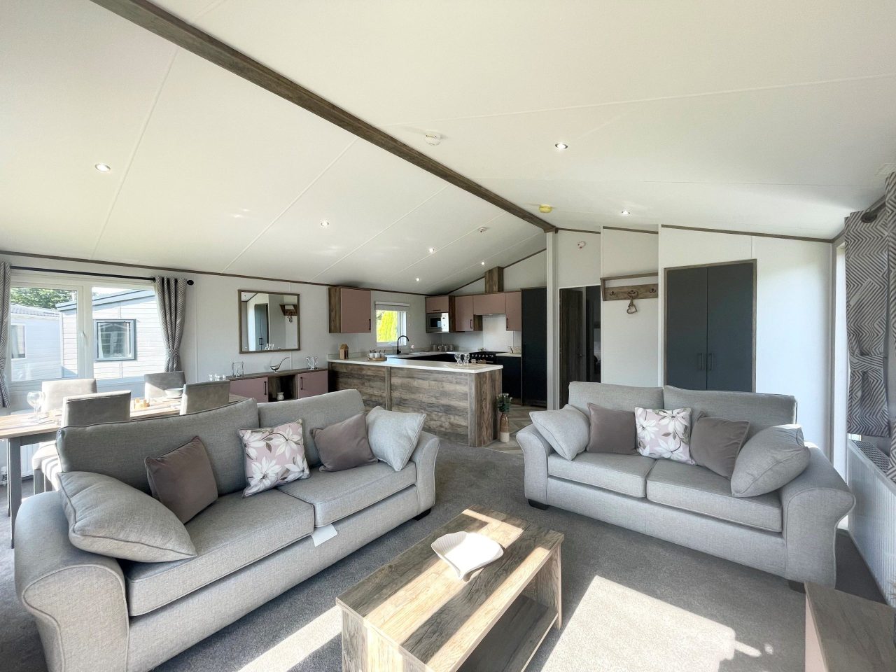 3 bedroom Lodge For Sale