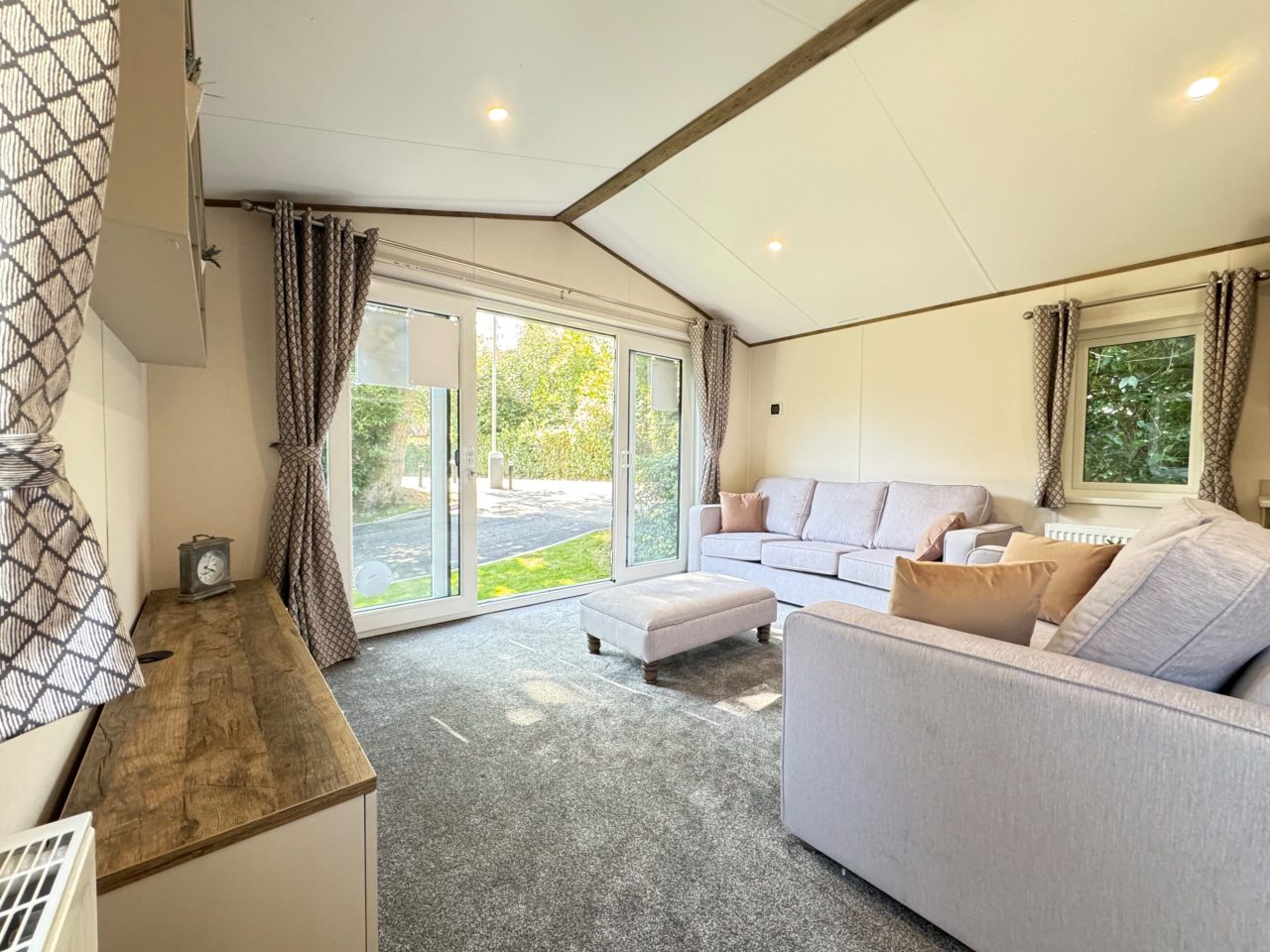 2 bedroom Static Home For Sale