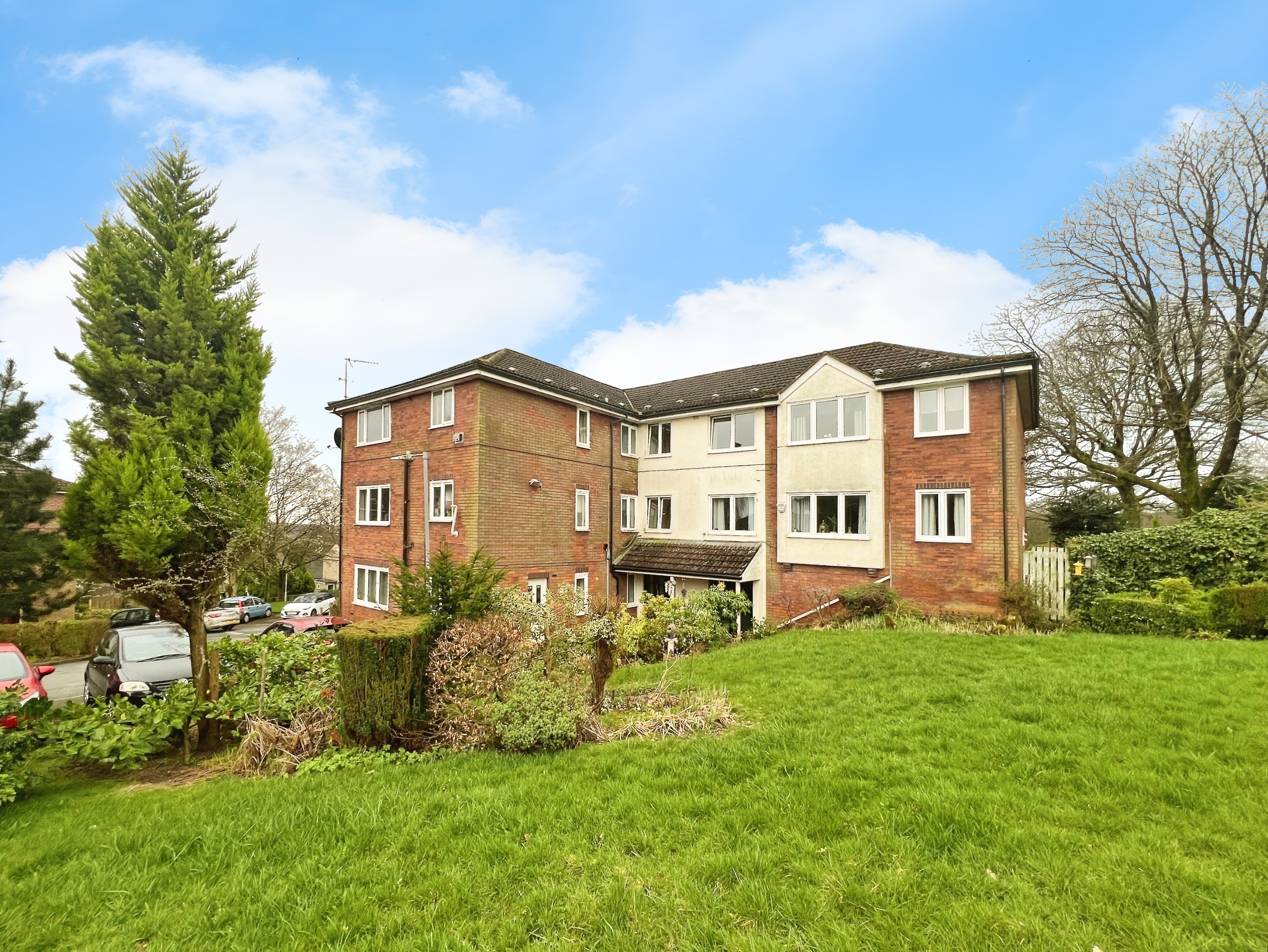 2 bedroom Flat SSTC