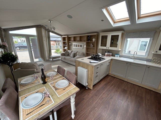 2 bedroom Lodge For Sale