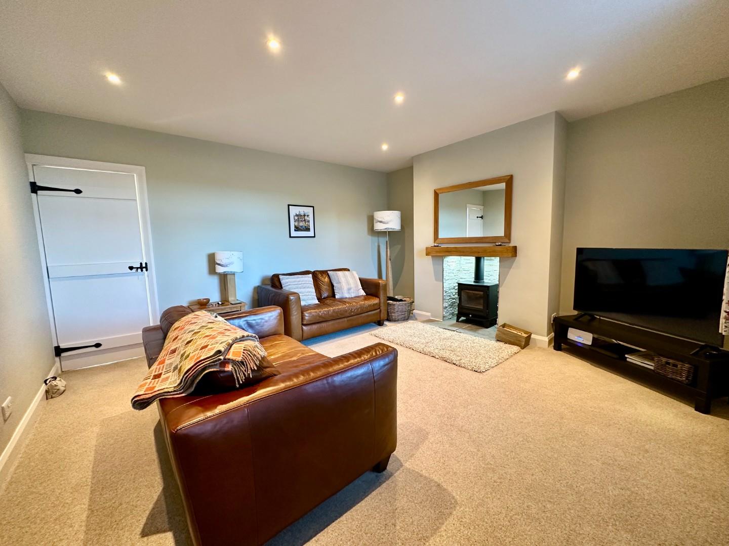 2 bedroom Cottage For Sale