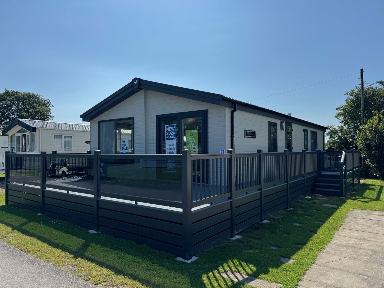 2 bedroom Lodge For Sale