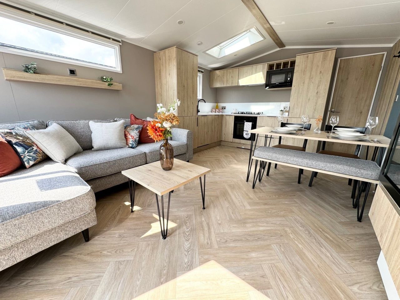 2 bedroom Static Home For Sale