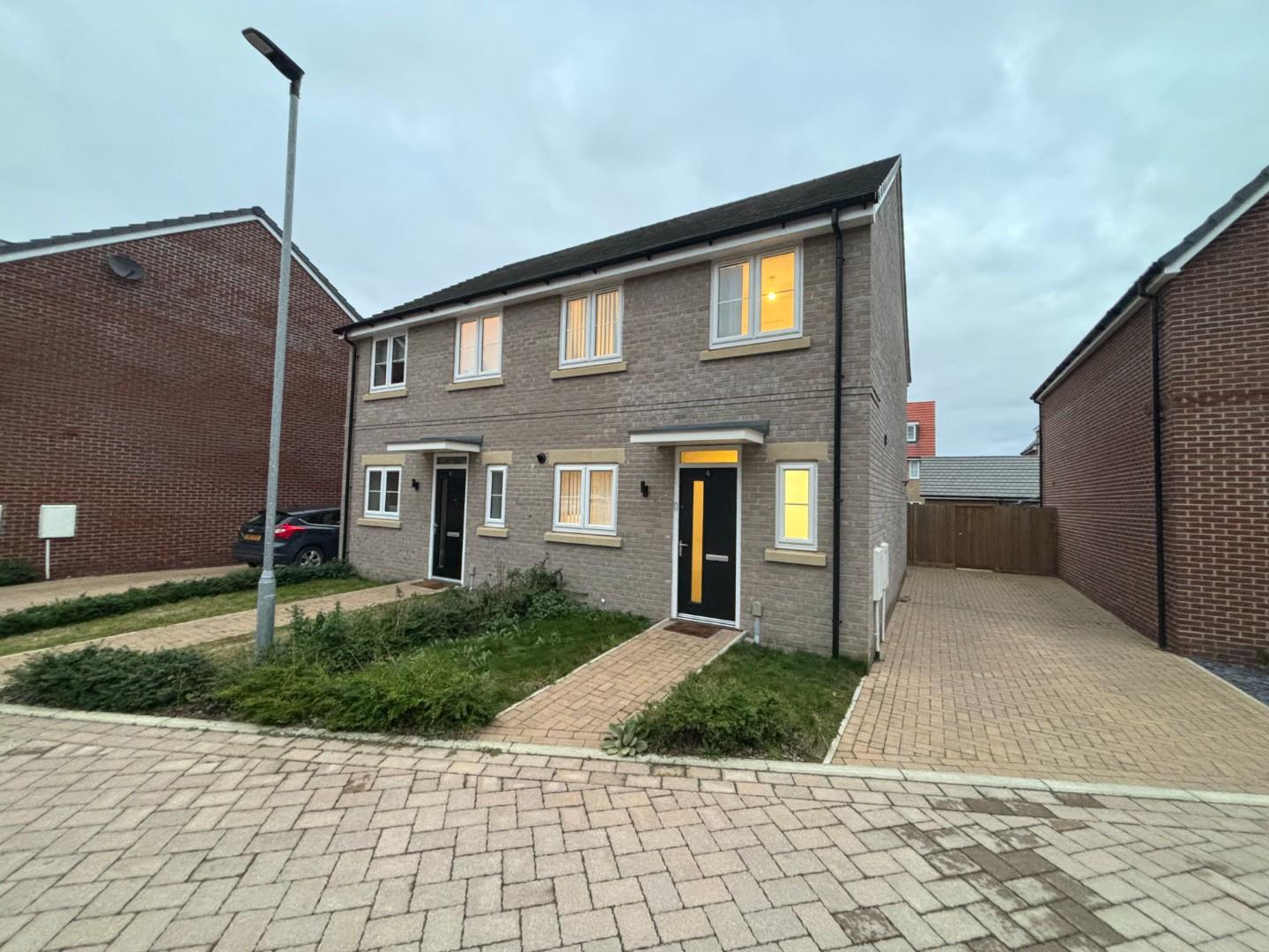 3 bedroom Semi-Detached House For Sale
