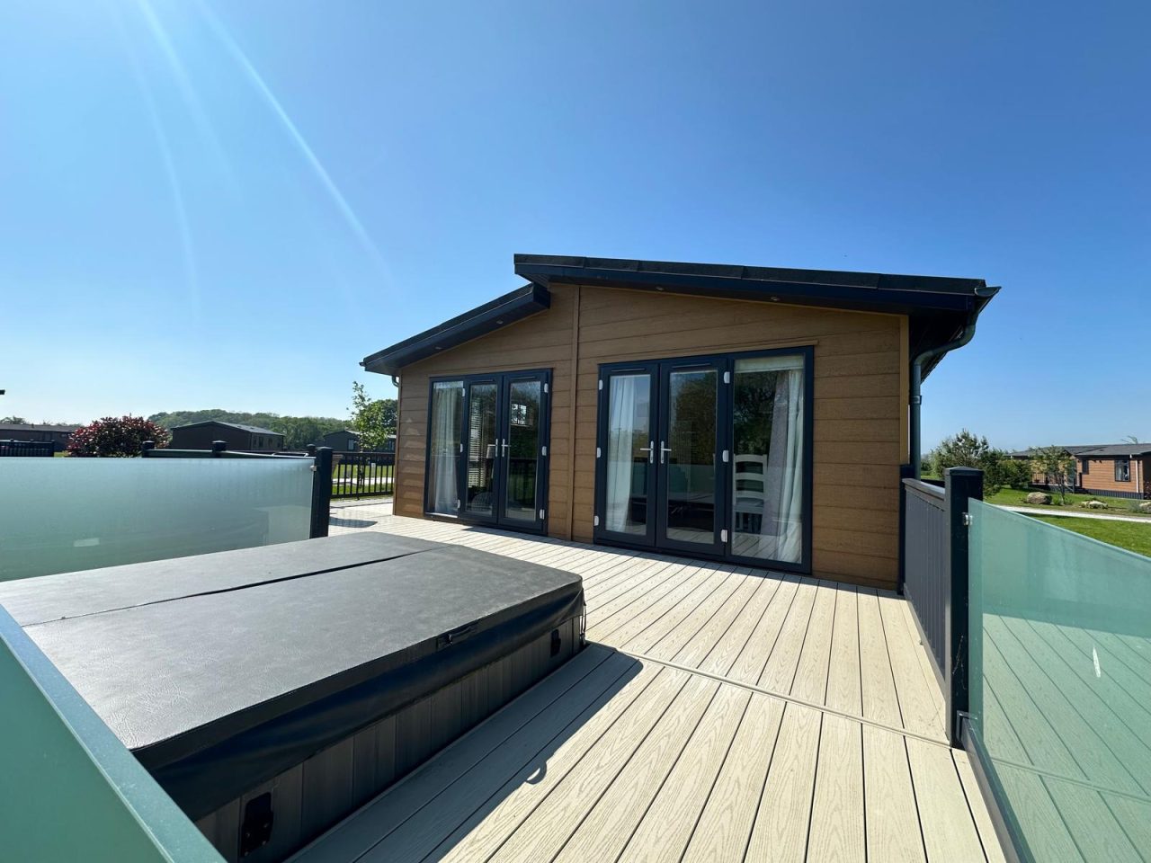 2 bedroom Lodge For Sale