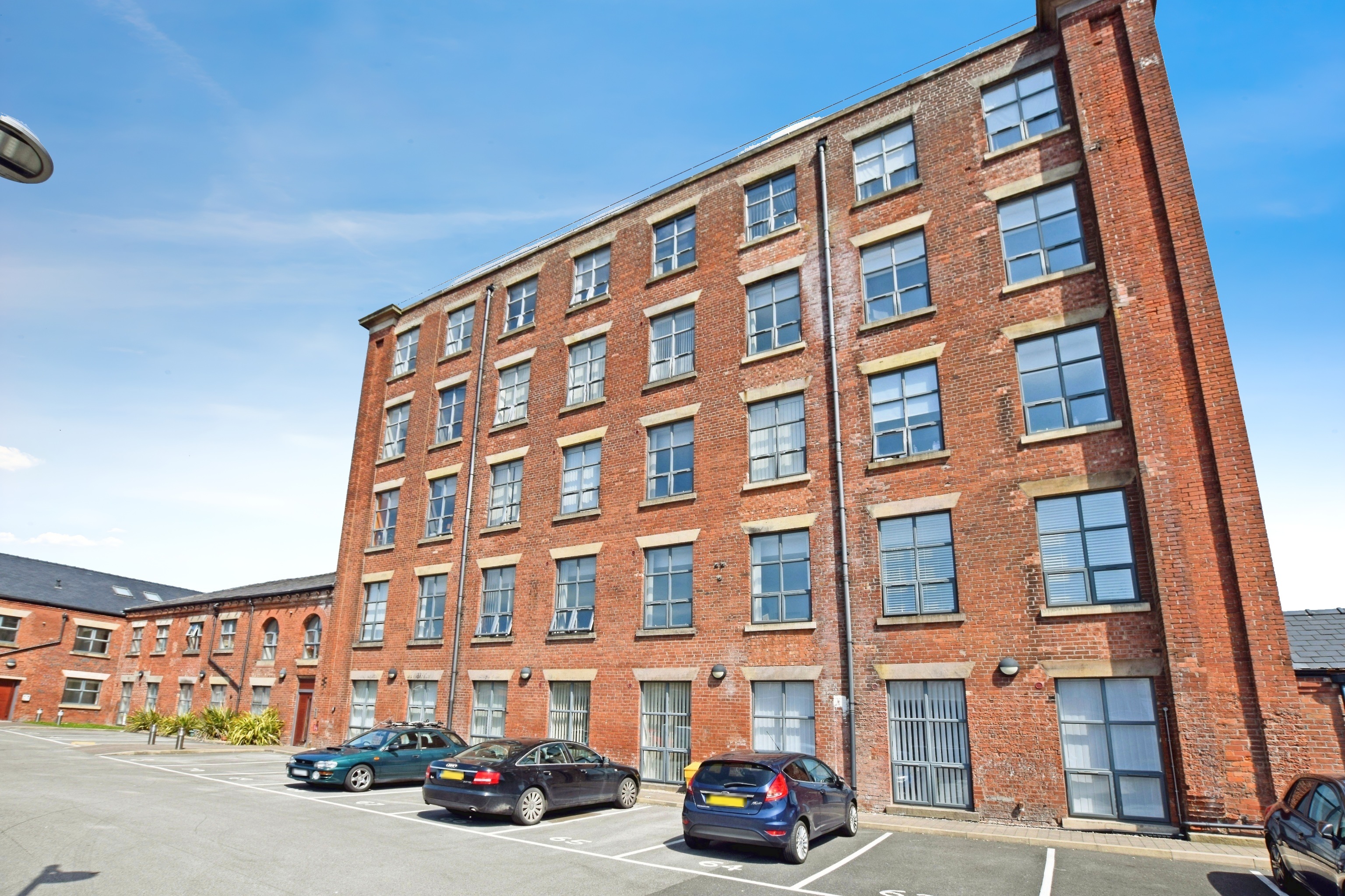 2 bedroom Flat Exchanged