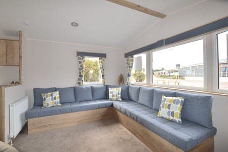 2 bedroom Static Home For Sale