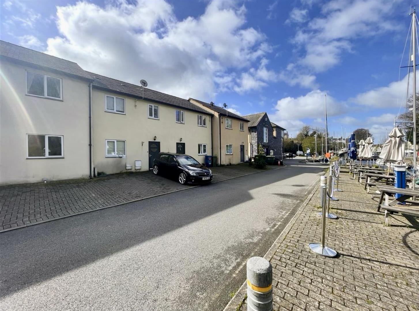 2 bedroom Terraced House SSTC