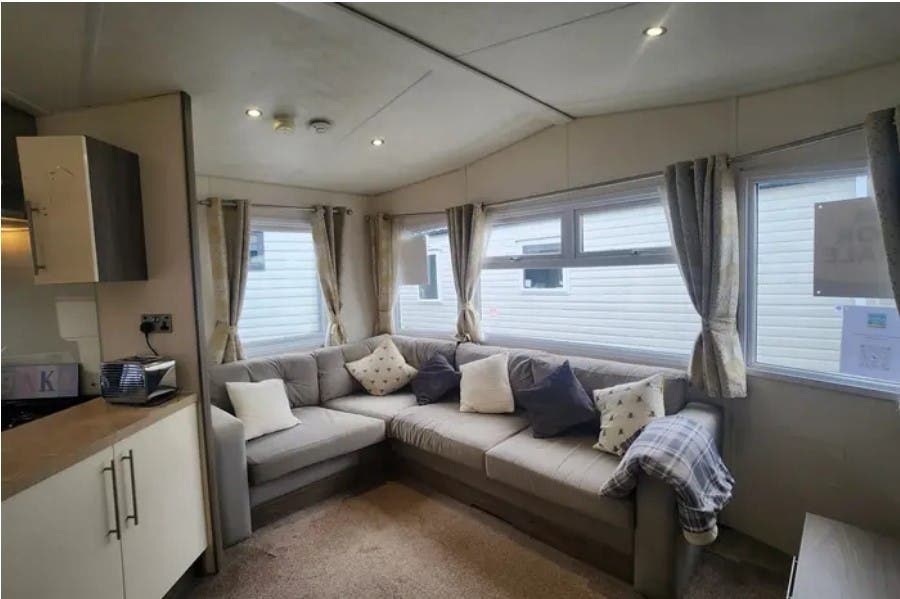 2 bedroom Static Home For Sale