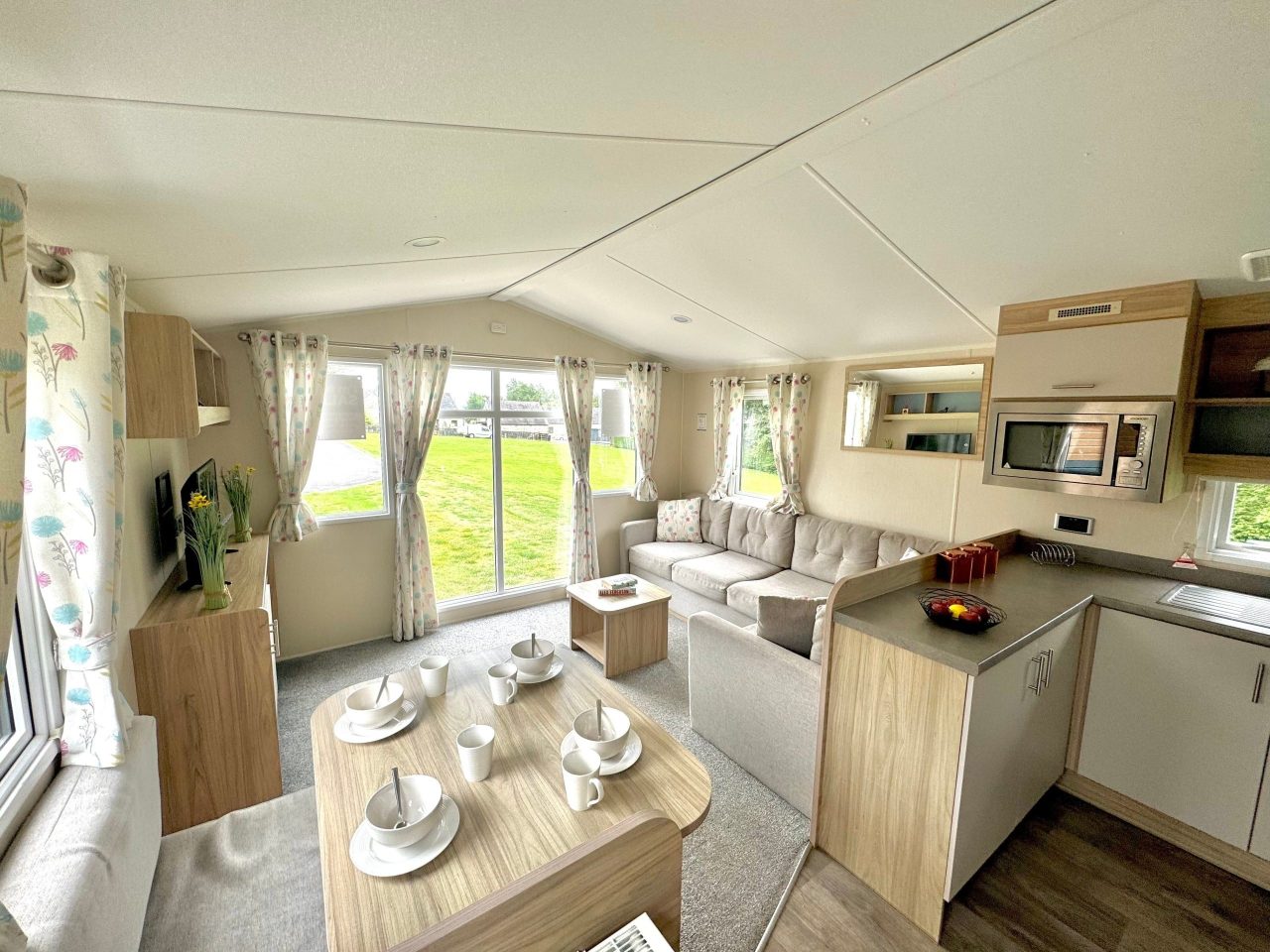 2 bedroom Static Home For Sale