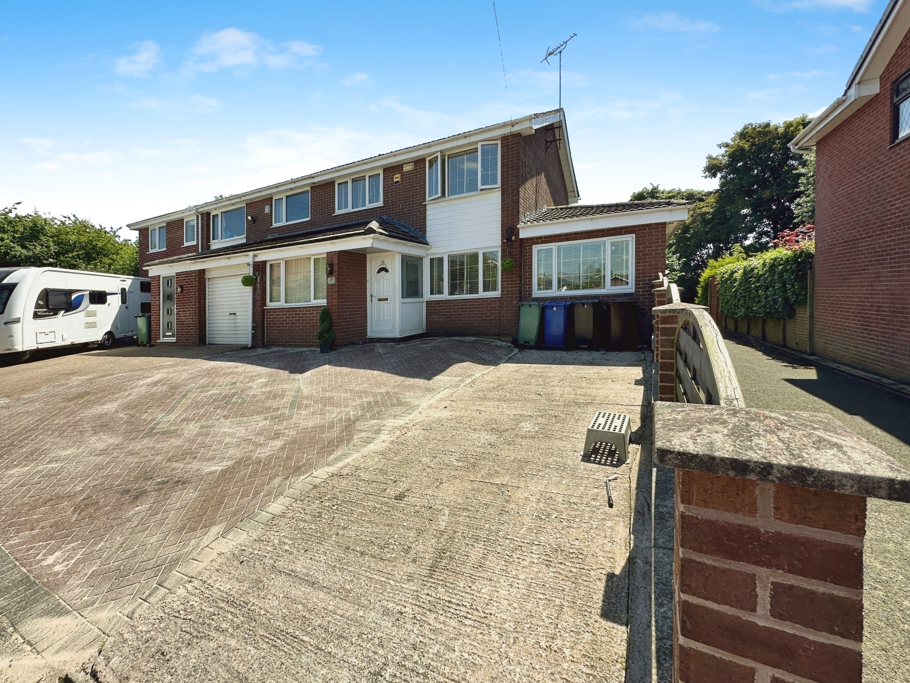 4 bedroom House (unspecified) For Sale
