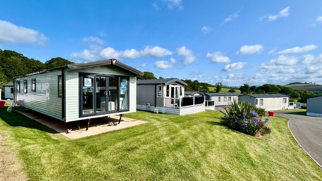 2 bedroom Static Home For Sale