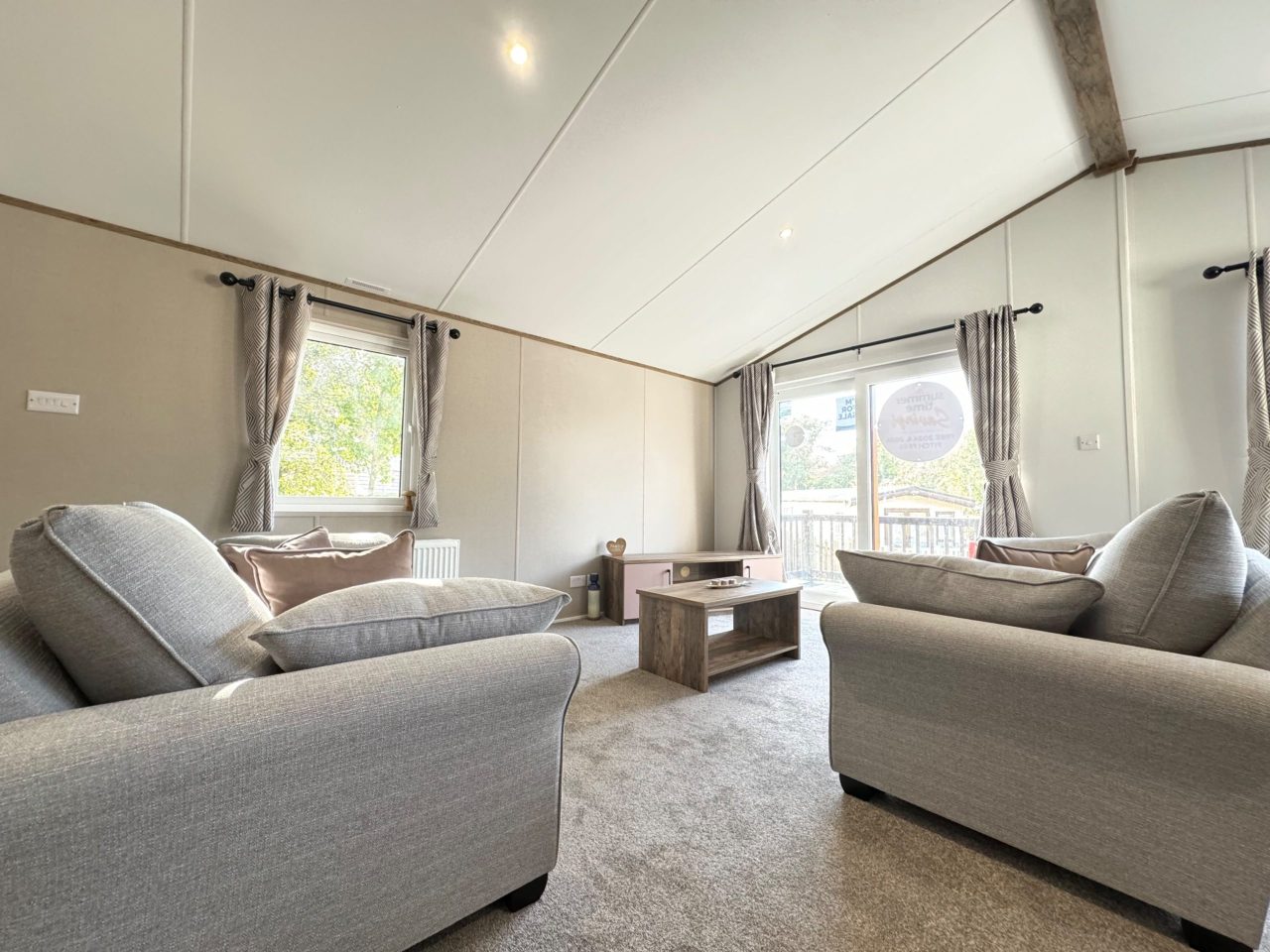 2 bedroom Lodge For Sale
