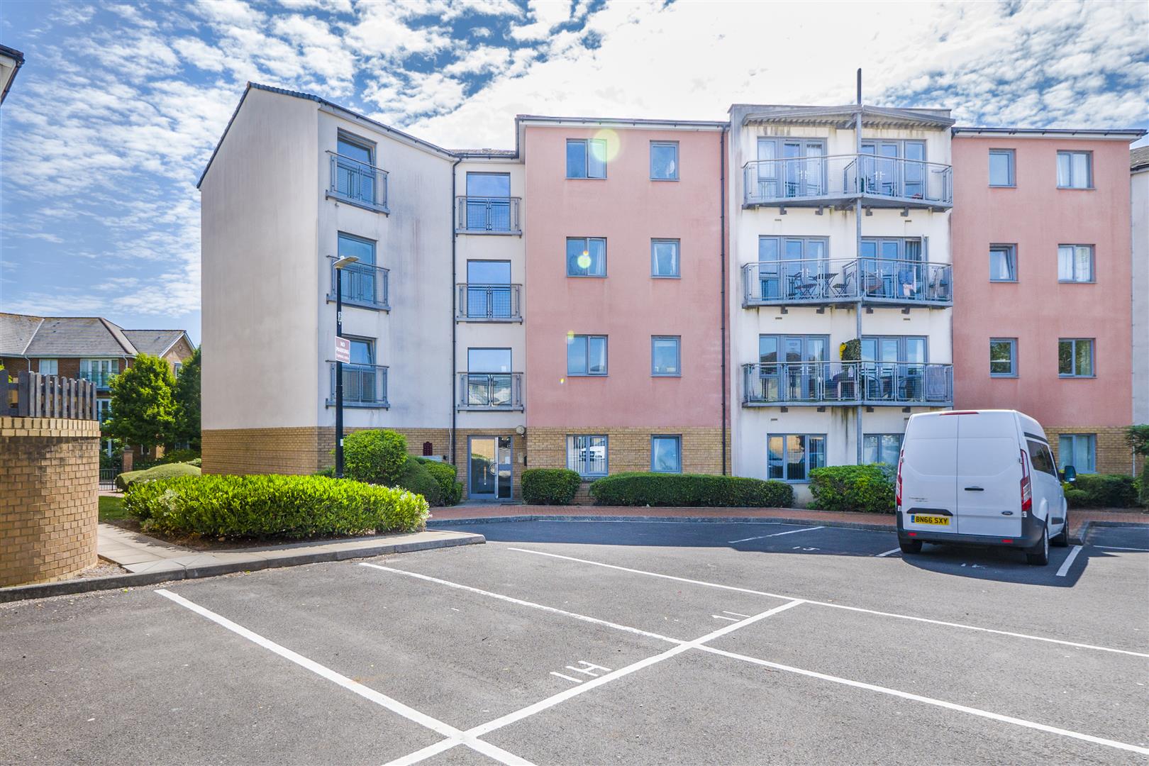 2 bedroom Apartment To Let