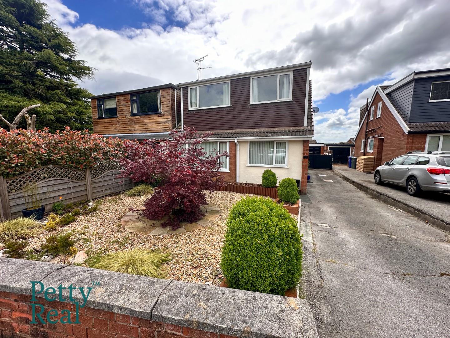 3 bedroom Semi-Detached Under Offer