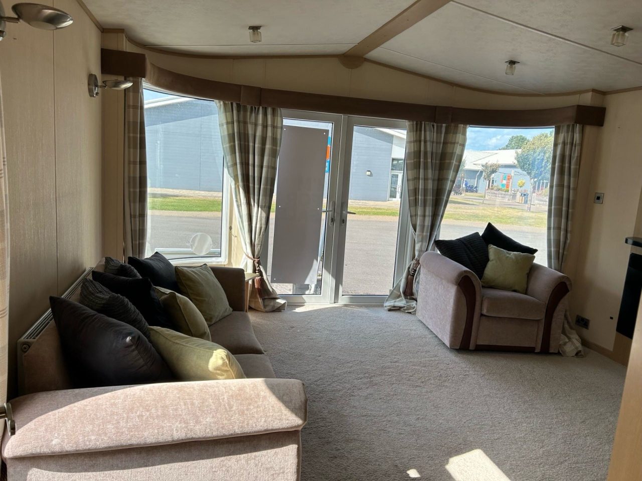 2 bedroom Static Home For Sale