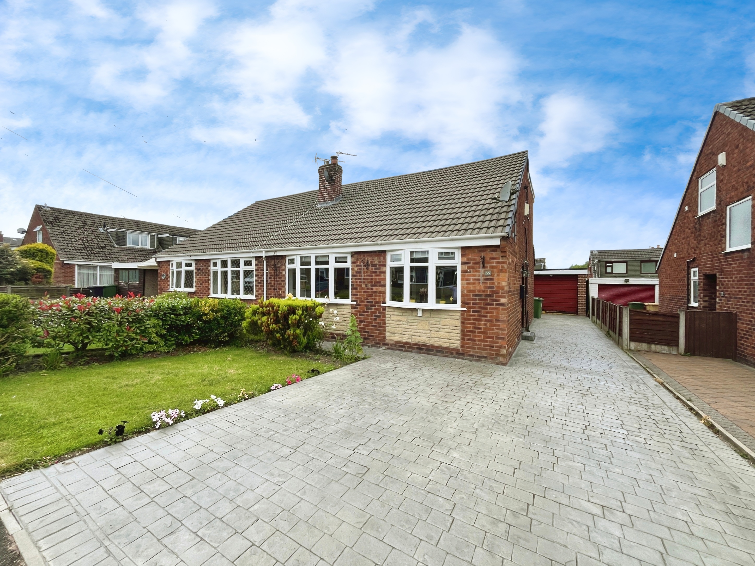 2 bedroom House For Sale