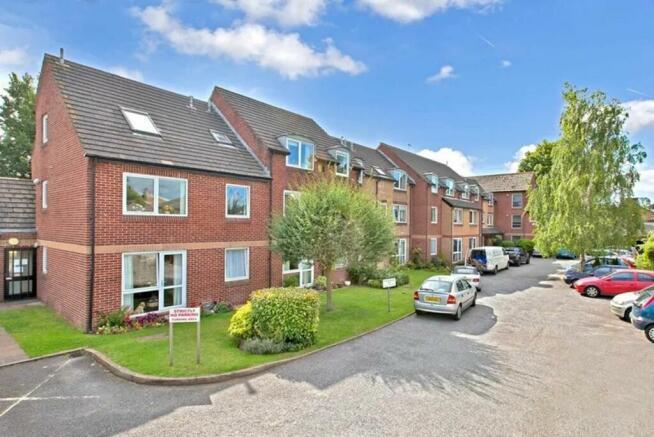 1 bedroom Apartment For Sale