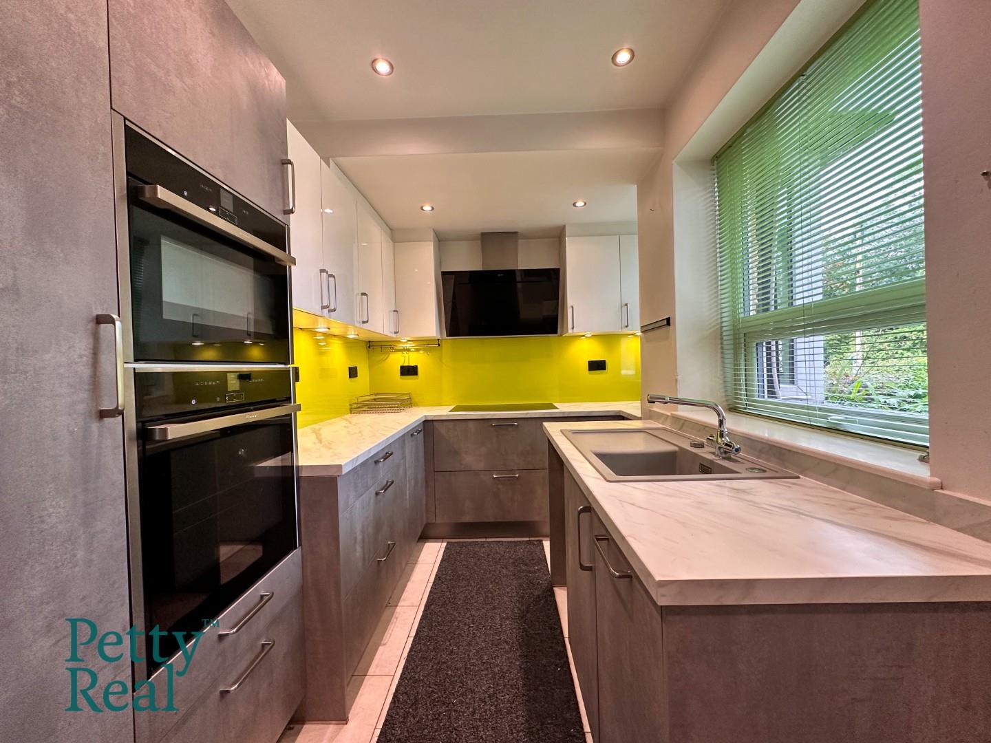 2 bedroom Semi-Detached Under Offer