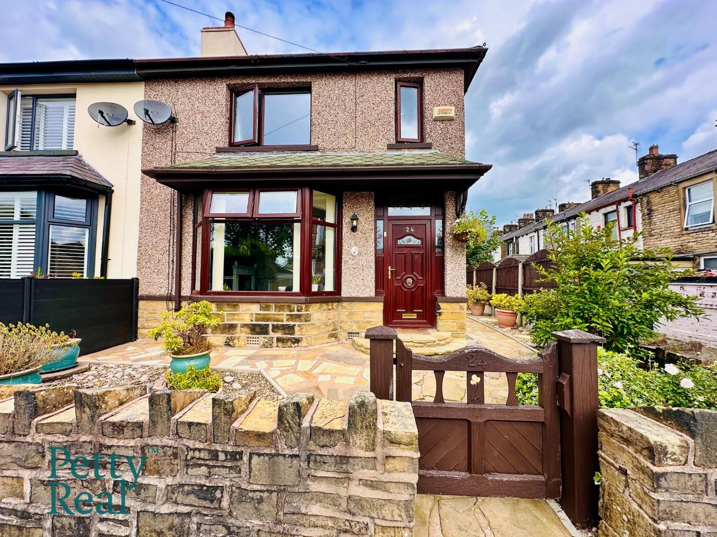 3 bedroom Semi-Detached Under Offer