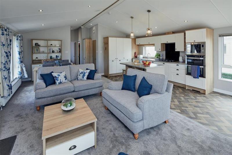 3 bedroom Lodge For Sale