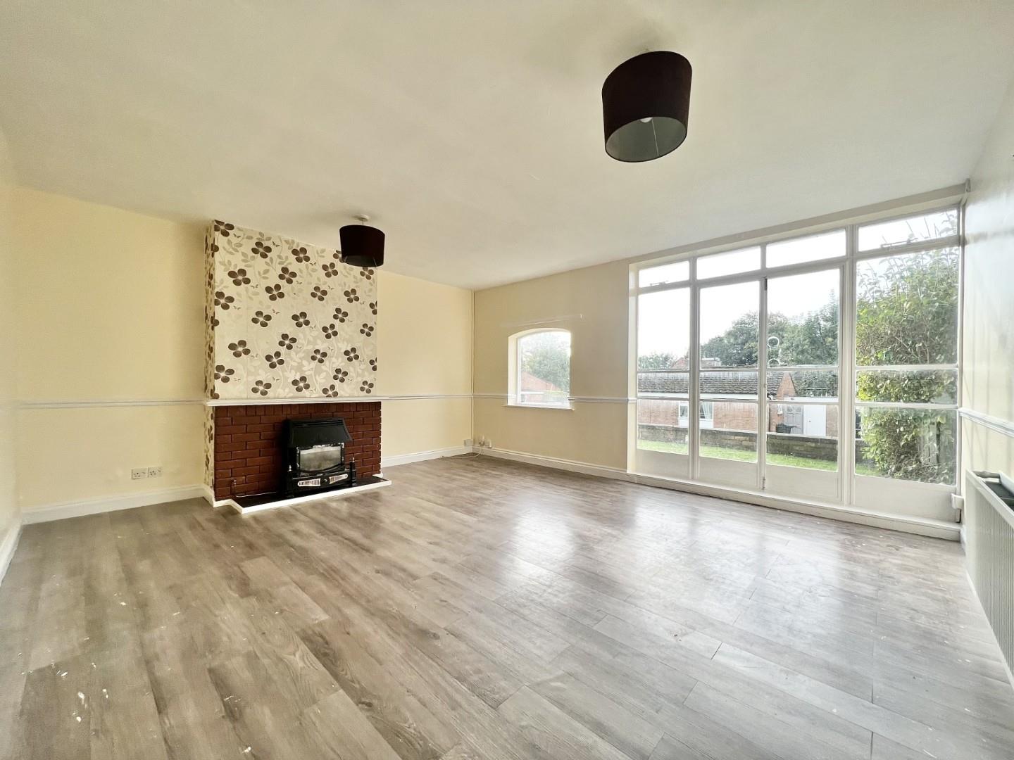 3 bedroom Apartment Let