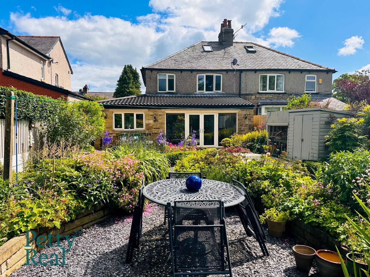 3 bedroom Semi-Detached Under Offer