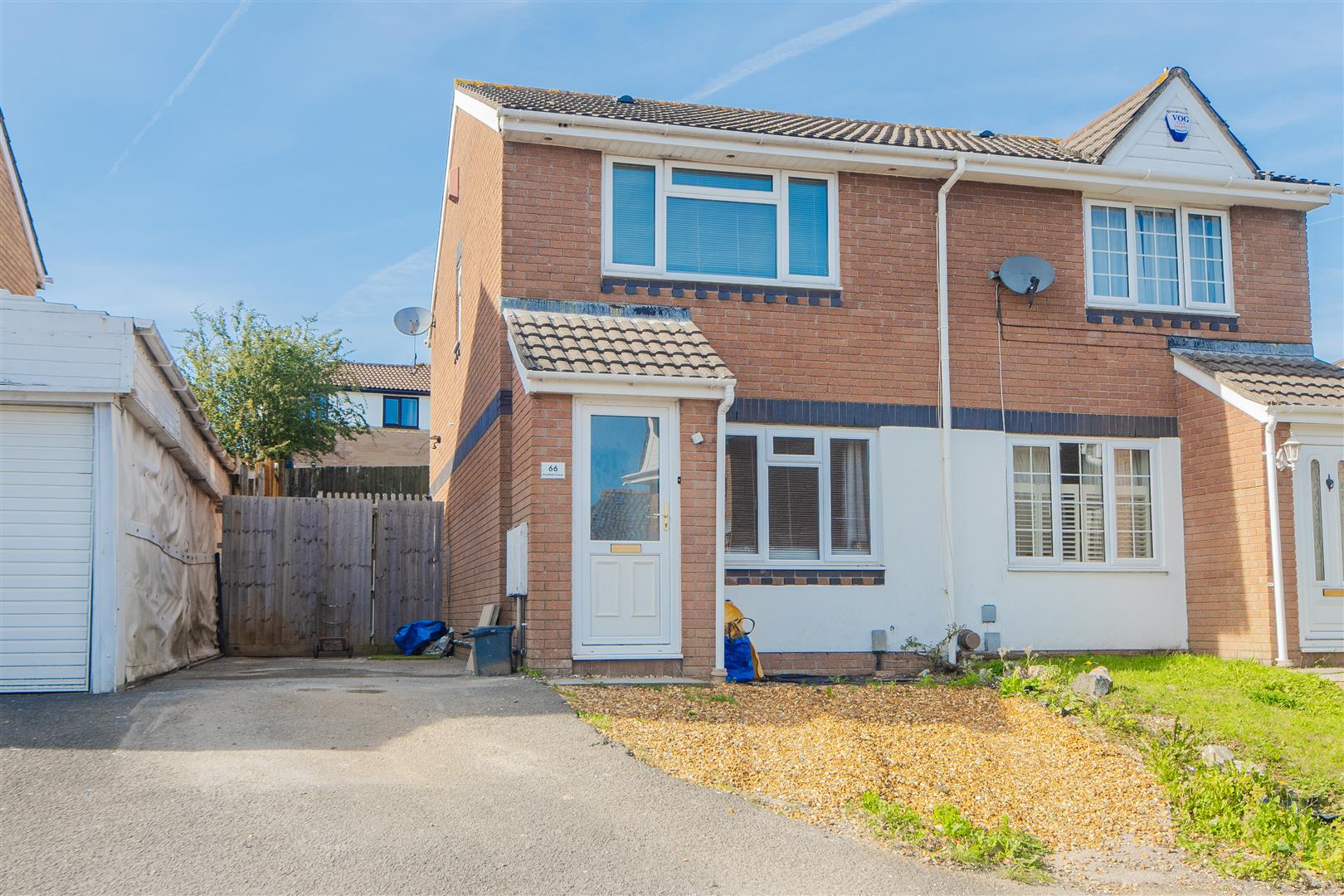 2 bedroom Semi-detached house SSTC