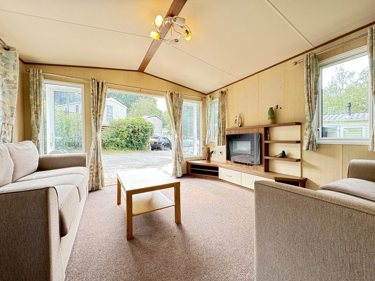 2 bedroom Static Home For Sale